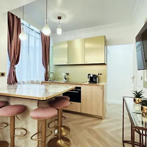 Apartment Merveil - Luxury - Marais - Charlot, Paris